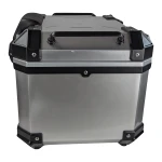 Universales Motorrad-Topcase 45L silber - quadratischer Helmkoffer für 1 Helm