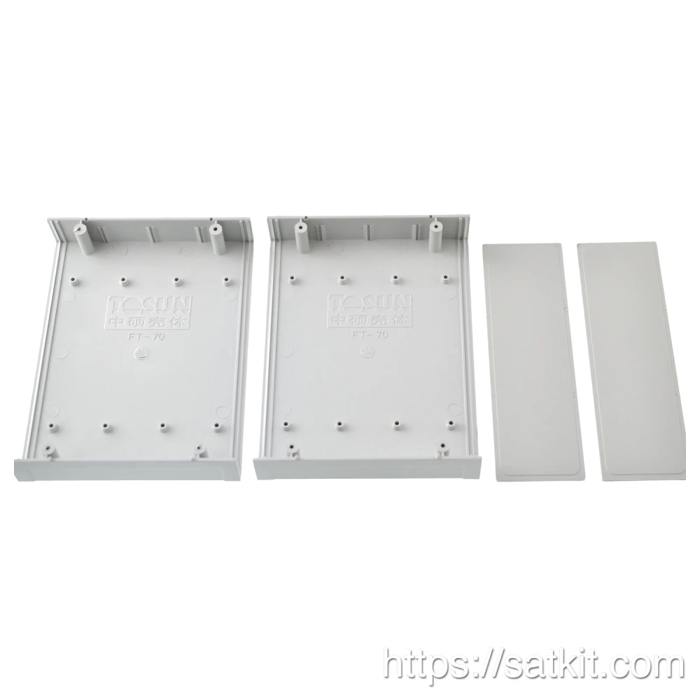 Caja de Plástico para proyectos 170x130x60mm abierta mostrando interior