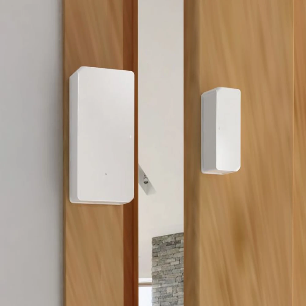 Detalle del sensor de apertura SONOFF SDW2 con conexión WiFi