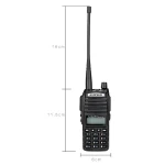 Vista frontal del Walkie Talkie Baofeng UV82 mostrando pantalla retroiluminada